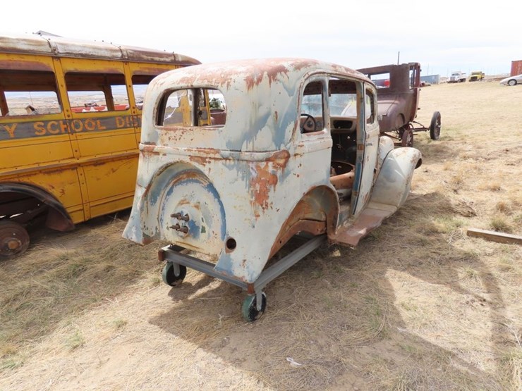 rare-1935-willy-4dr-sedan-project-image-5