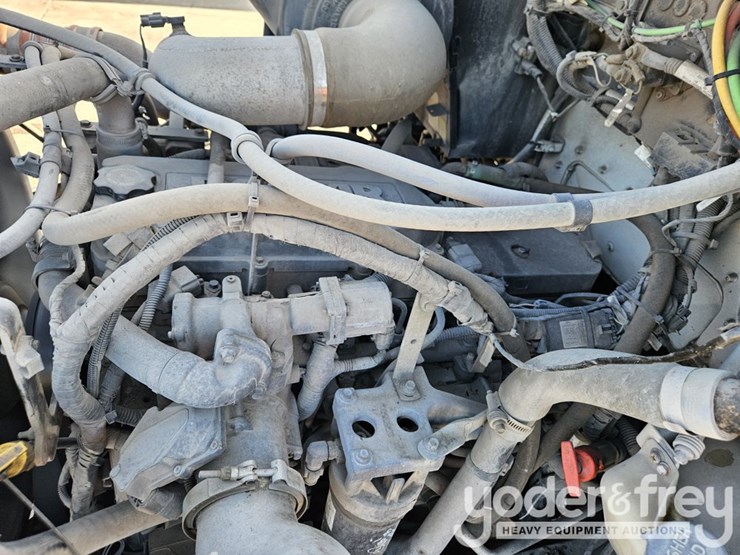 2016-kenworth-t300-image-19