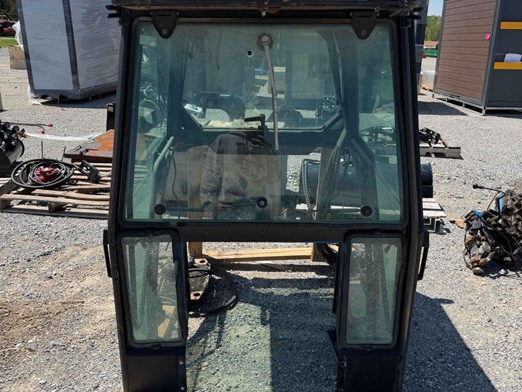 ford-air-conditioned-cab-image-2