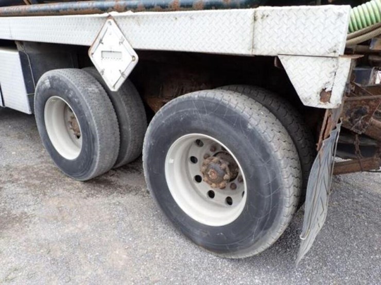 inoperable-2005-mack-cv713-tri/a-vacuum-truck-1m2a-image-53