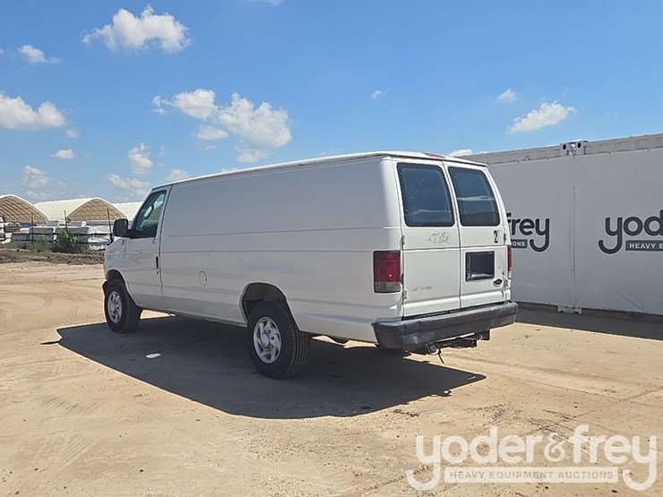 2007-ford-e250-image-3