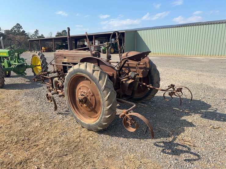 john-deere-h-image-3