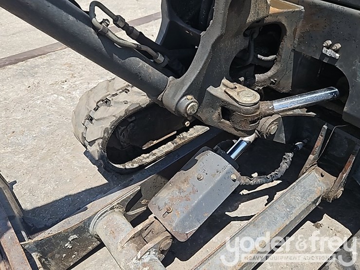 2019-bobcat-e32-image-21