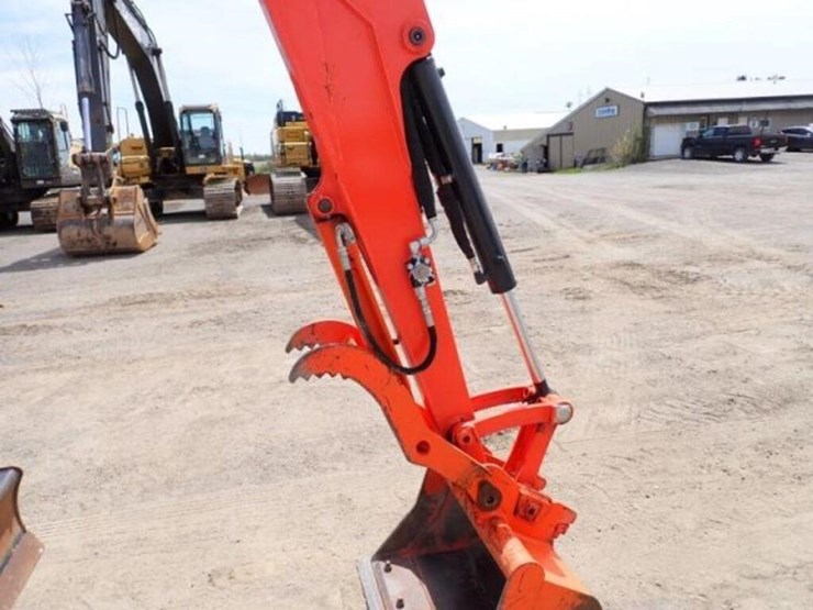 2022-kubota-kx033-4-image-27