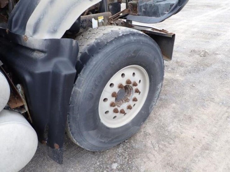 inoperable-2005-mack-cv713-tri/a-vacuum-truck-1m2a-image-30