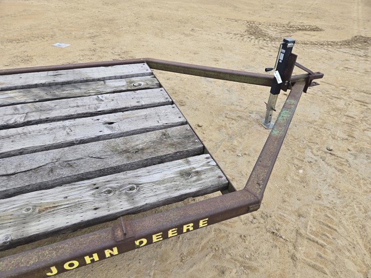 john-deere-28-image-11