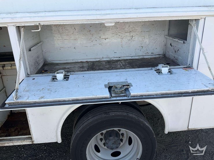 2015-ford-f550-image-31