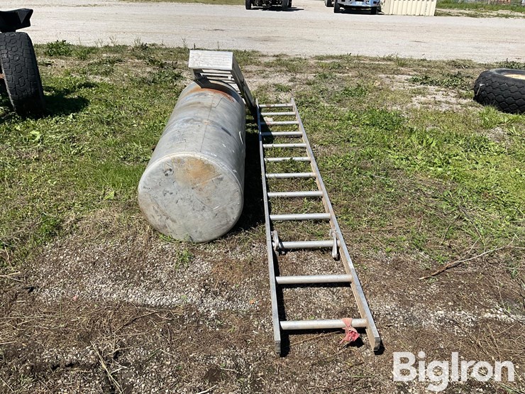 aluminum-tank-&-ladders-image-2