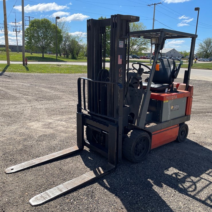 #4537 • Toyota Electric Forklift