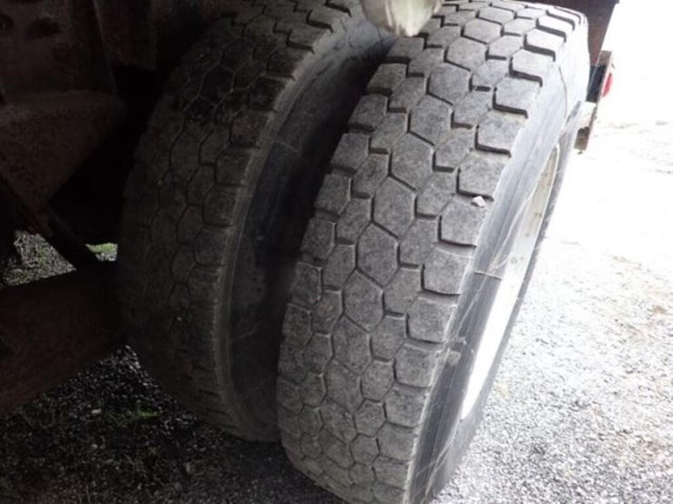 inoperable-2005-mack-cv713-granite-tri/a-vacuum-tr-image-61