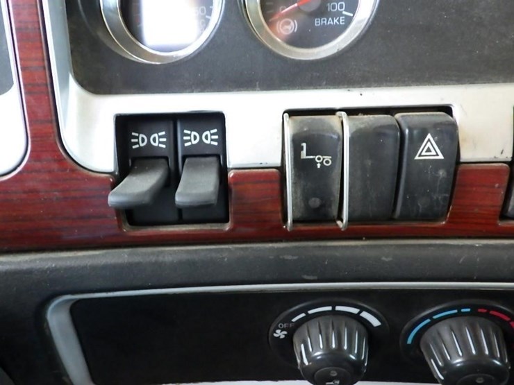 2006-kenworth-t800-image-58