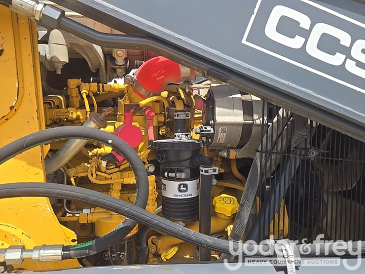 2020-deere-310sl-image-38