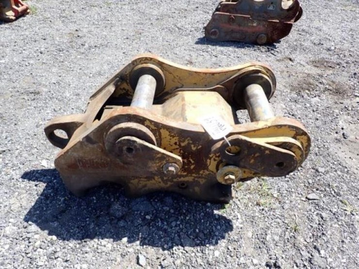 caterpillar-hydraulic-quick-coupler-image-4