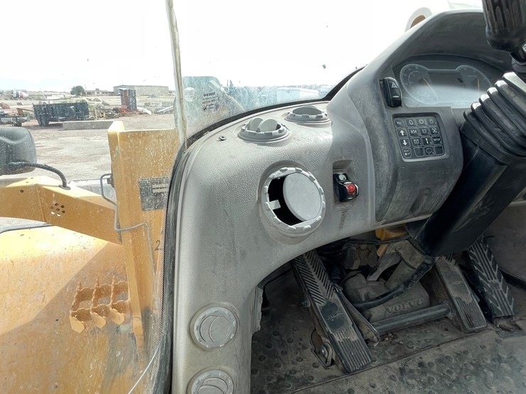 2014-volvo-l120h-image-119
