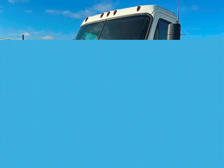2014-freightliner-cascadia-image-1