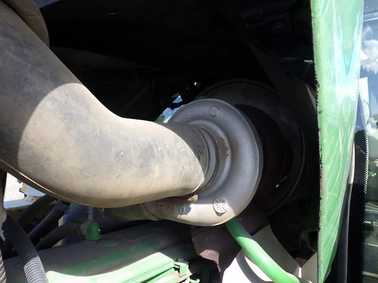 2005-john-deere-7220-image-29