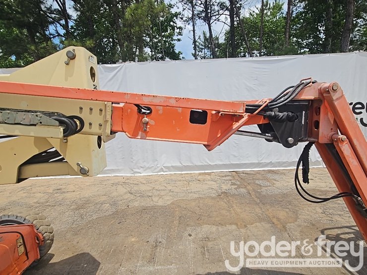 2011-jlg-e400ajpn-image-24