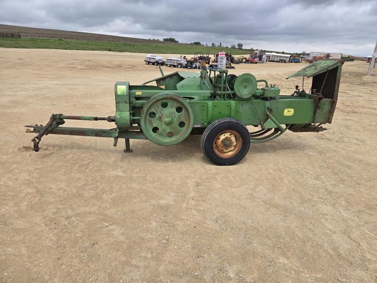 john-deere-24t-image-4
