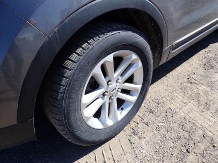 2014-ford-explorer-xlt-image-31