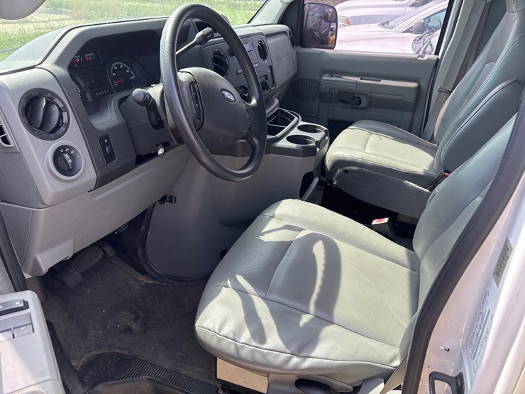 2013-ford-e150-image-7