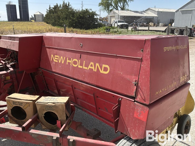 1976-new-holland-320-image-17