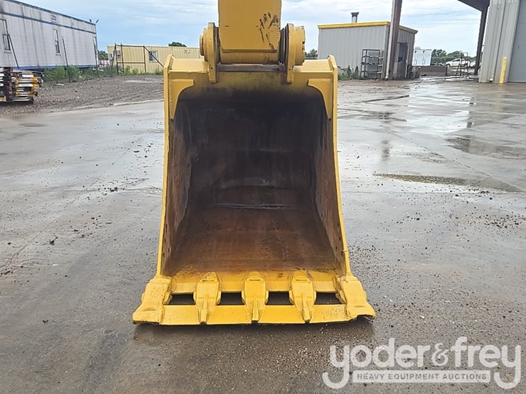2017-caterpillar-336fl-image-24