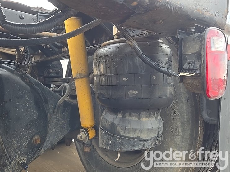 2007-peterbilt-379-image-25