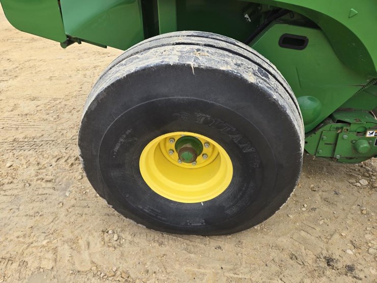 john-deere-569-premium-image-17