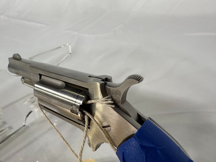 #77-•-north-american-arms-22-magnum-revolver-e319563-image-7