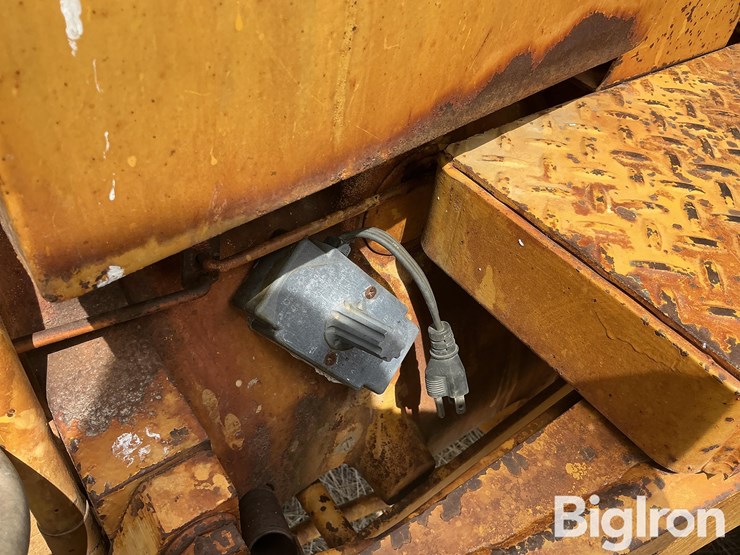 john-deere-380-image-13