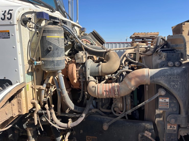 2014-peterbilt-337-image-18