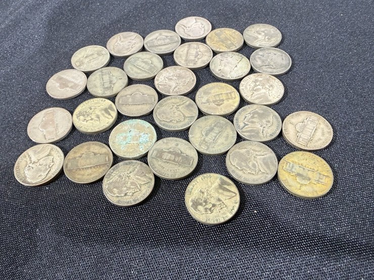 #36165-•-1942-1945-world-war-ii-silver-nickels,-35%-silver,-qty-30-image-1
