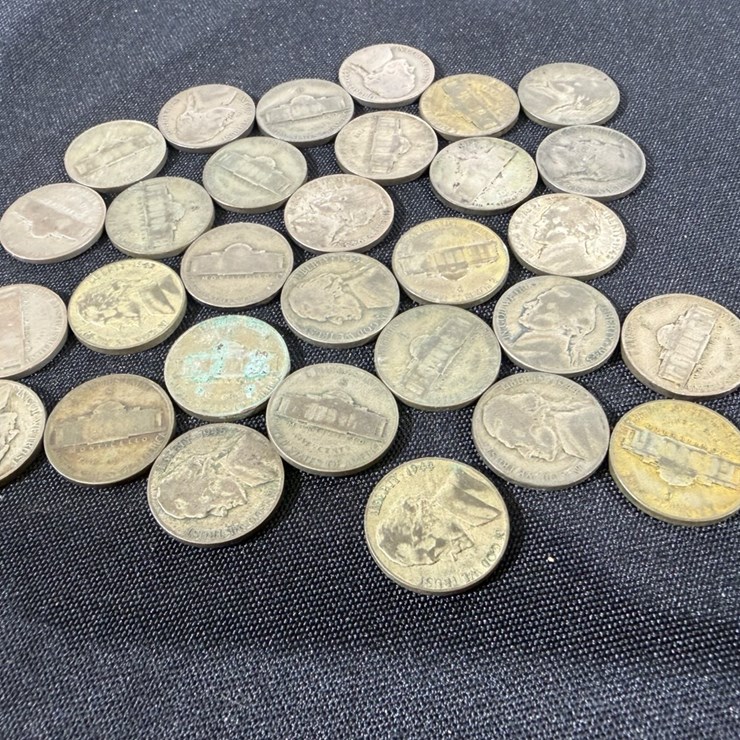 #36165 • 1942-1945 WORLD WAR II SILVER NICKELS, 35% SILVER, QTY 30