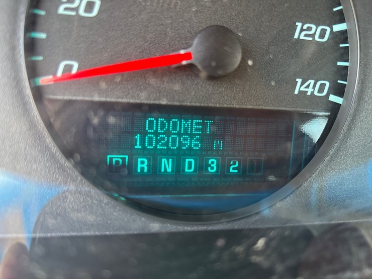 #33-•-2011-chevrolet-impala-image-14