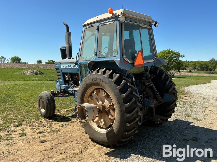 ford-tractor-image-7