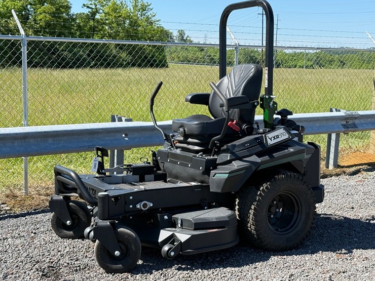 #12-•-yakta-yxr910-zero-turn-mower-image-1