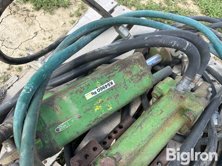 john-deere-12-image-19