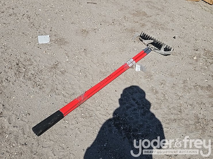 unused-craftsman-14-tine-bow-rake,-set-of-3-image-3