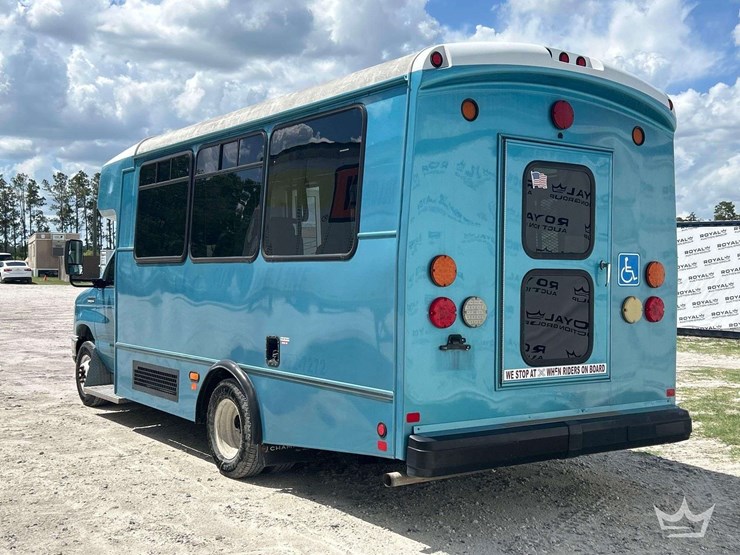 2018-ford-e450-image-4
