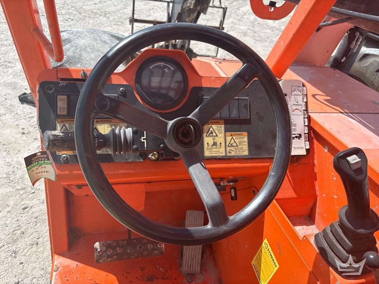 2018-jlg-10054-10,000lb-4x4-rough-terrain-telehandler-image-18