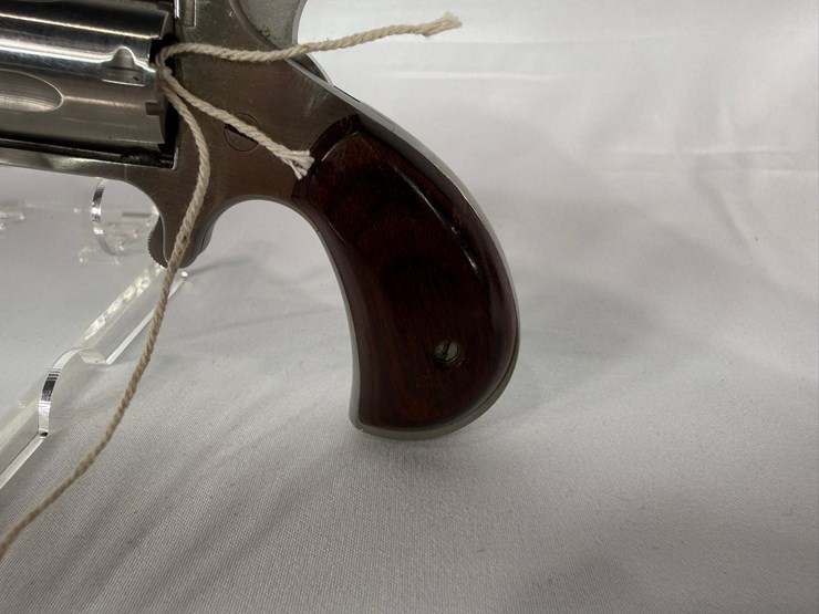 #78-•-north-american-arms-22-magnum-revolver-w29951-image-4