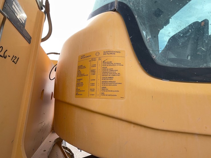 2014-volvo-l120h-image-22