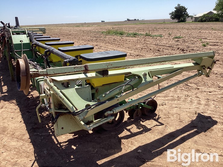 john-deere-7300-image-11