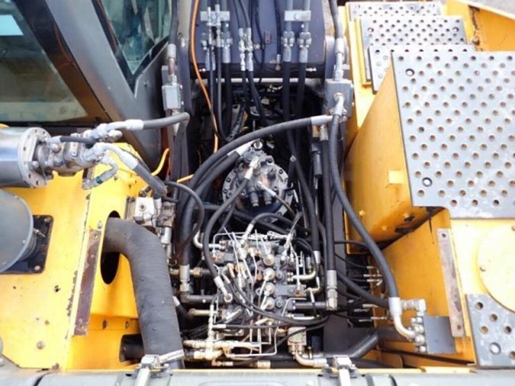2015-volvo-ec250el-image-70