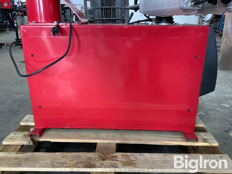 2025-massey-ferguson-730-image-13