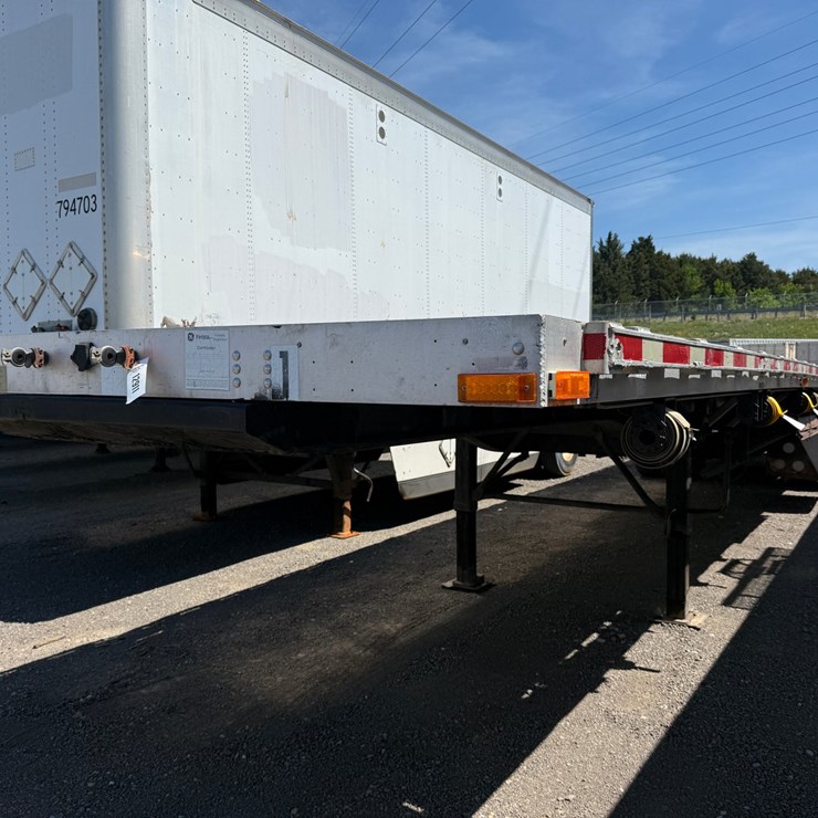 #90 • EAGLE 45' TRAILER
