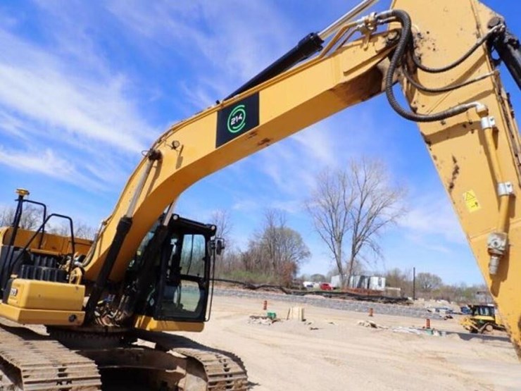 2021-caterpillar-323-image-25