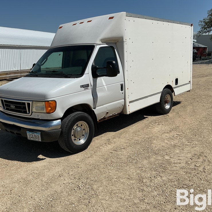2005 FORD E350