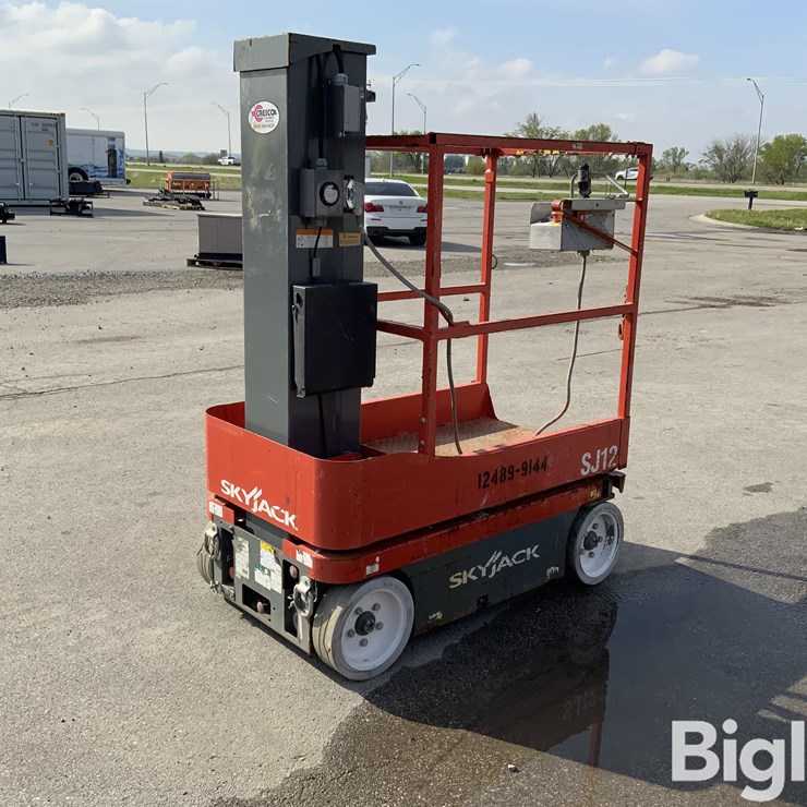 2017 SKYJACK SJ12