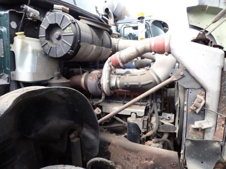 inoperable-2005-mack-cv713-granite-tri/a-vacuum-tr-image-27